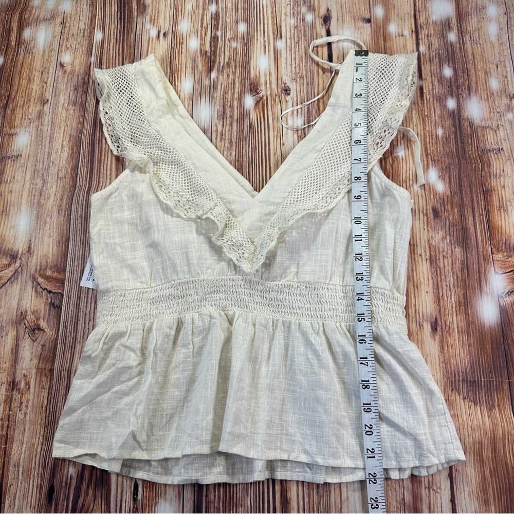 Old Navy Cream Lace-Trim Peplum Tank Top - Picture 5 of 9